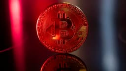 Bitcoin Düşüşte: Küresel Riskler Kripto Piyasasını Baskı Altına Aldı