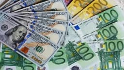 Dolar 45.97 TL Seviyesinde, Euro ve Sterlin'de Yıllık Değer Kazançları