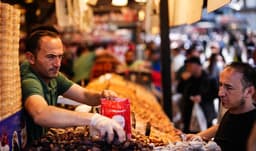 Kurban Bayramı Öncesinde Eminönü Çarşılarında Alışveriş Hareketliliği Artıyor