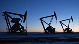 Brent Petrol Varili Jeopolitik Belirsizliklerle 97,60 Dolardan İşlem Görüyor