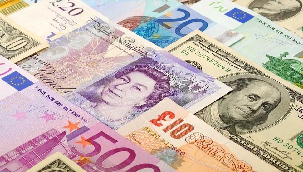 Pound Değer Kaybetti: Jeopolitik Gerilim ve Faiz Mesajları Etkili Oldu